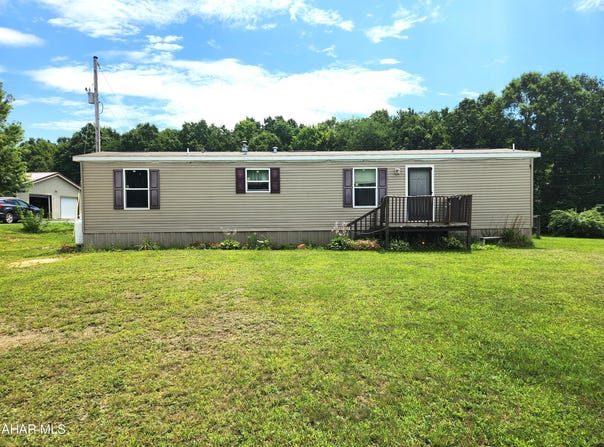 352 W Ridge Road, Schellsburg, PA 15559