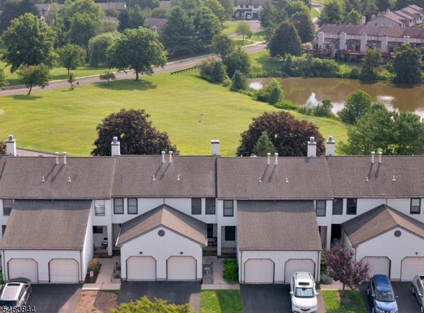 416 Willow Ct, Raritan Twp., NJ 08822-3131
