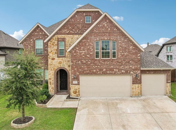 932 Manuel Drive, Fate, TX 75087
