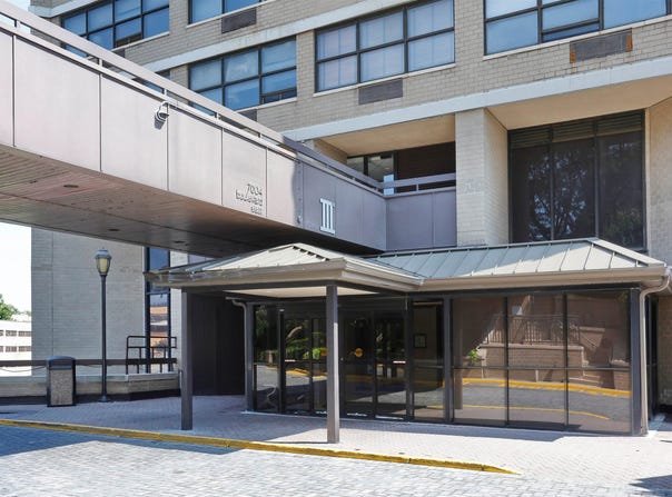 7004 BLVD E, Guttenberg, NJ 07093