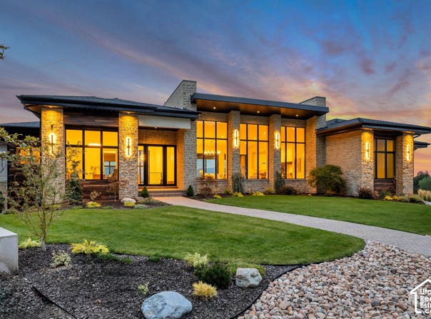 6 E EASTERN PEAK Cv, Sandy, UT 84092