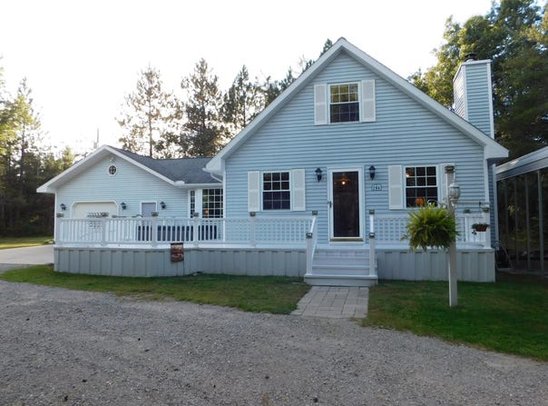 286 E M-72 Highway, Grayling, MI 49738