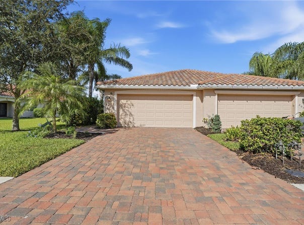 2009 Tamarron Lane, Naples, FL 34120