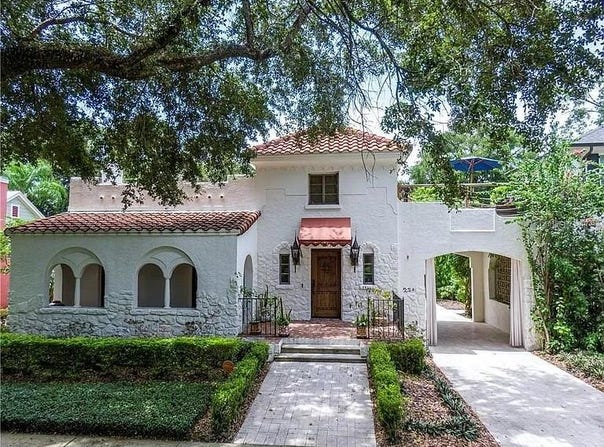 222 THORNTON Lane, ORLANDO, FL 32801
