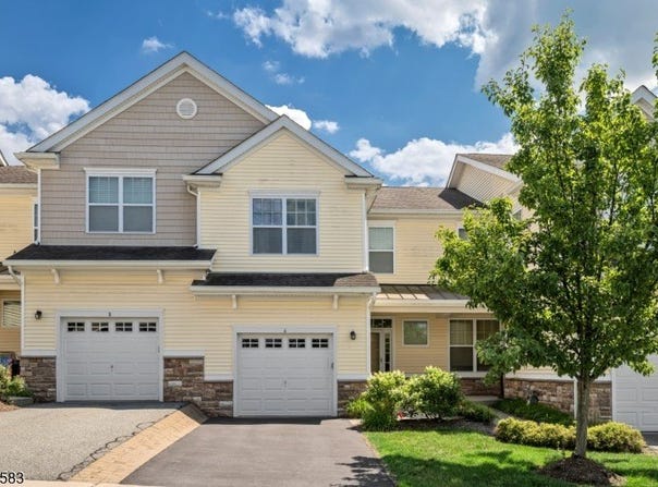6 Alexanders Rd, Allamuchy Twp., NJ 07840-3834