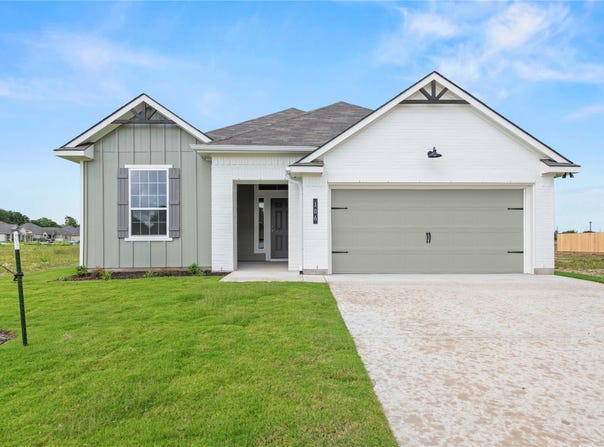 106 Jenjira Way, McGregor, TX 76657