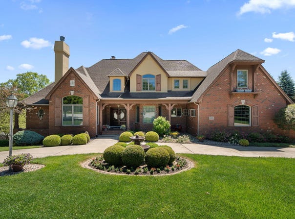 10195 Floyd, Crown Point, IN 46307