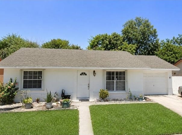 6134 E Wauconda Way E, Lake Worth, FL 33463