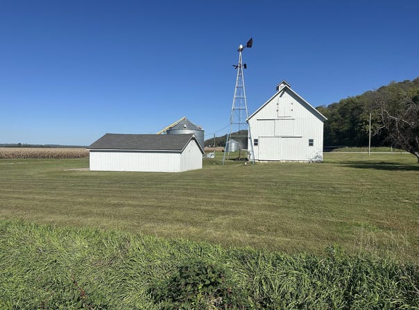 21158 Quigg Ave, Pacific Junction, IA 51561