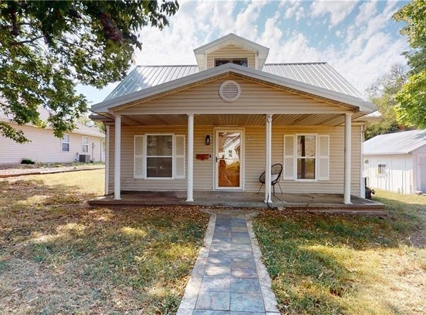 609 W Lee Street, Nevada, MO 64772