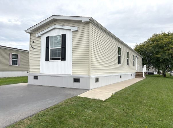 209 Ash St, Lockport, NY 14094