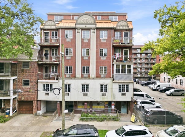 143-36 37th Avenue, Flushing, NY 11354