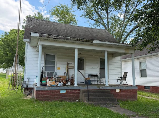 222 S 5th Street, Albion, IL 62806