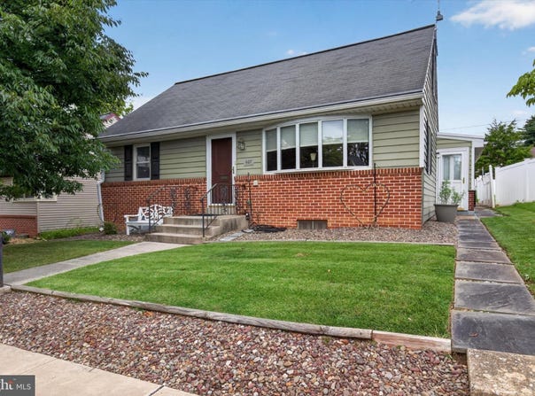 607 HILTON, LANCASTER, PA 17603