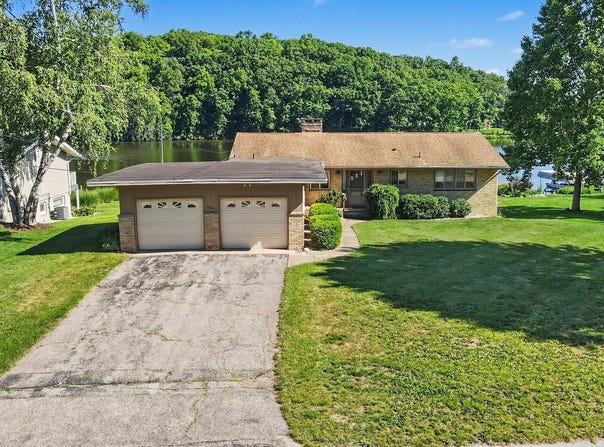 7261 Driftwood Drive SE, Ada, MI 49301