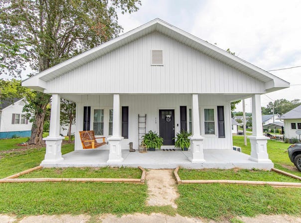 115 E SONGER St, Waynesboro, TN 38485