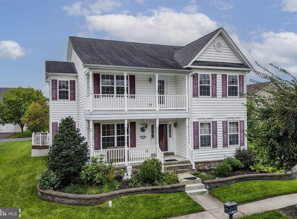 1327 WHEATLAND Avenue, PENNSBURG, PA 18073