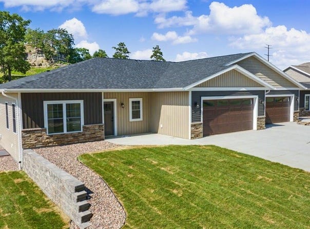 W7676 Castle Mound Rd, Holmen, WI 54636