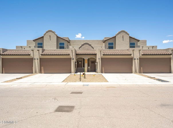 1323 Mission Nuevo Drive, Las Cruces, NM 88011