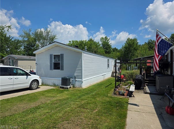 2908 Rosemary Avenue, Southington, OH 44470