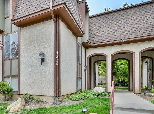 5450 S WILLOW Ln E, Murray, UT 84107