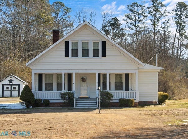 20 Pine Hall Road, Mathews, VA 23109