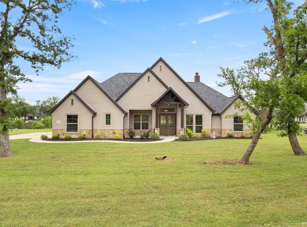 105 Clayton Crossing, Springtown, TX 76082
