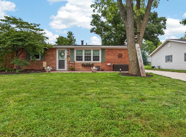 308 E Oak Street, Downs, IL 61736