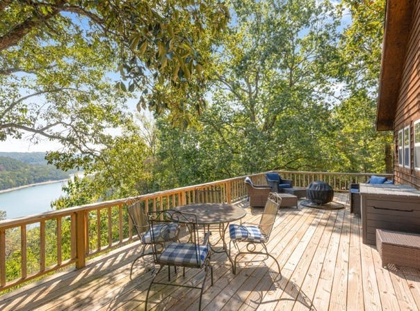 1054 County Road 155, Eureka Springs, AR 72632