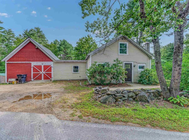 402 Oak Hill Road, Northfield, NH 03276