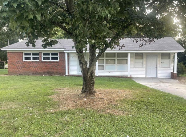 807 3RD STREET, CLANTON, AL 35045