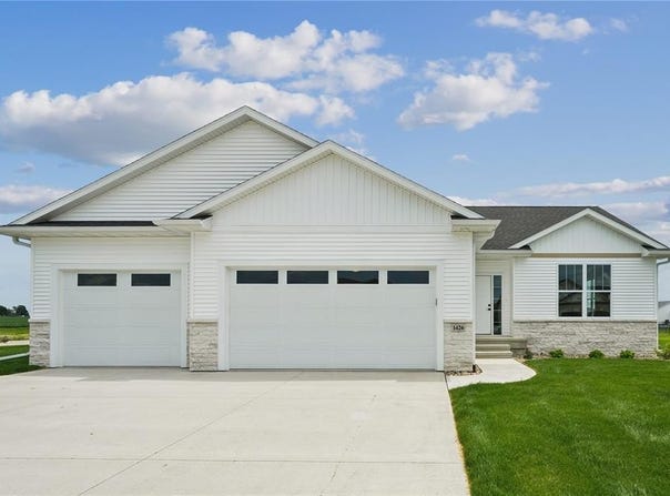 1426 Echo Ridge Ln, Marion, IA 52302