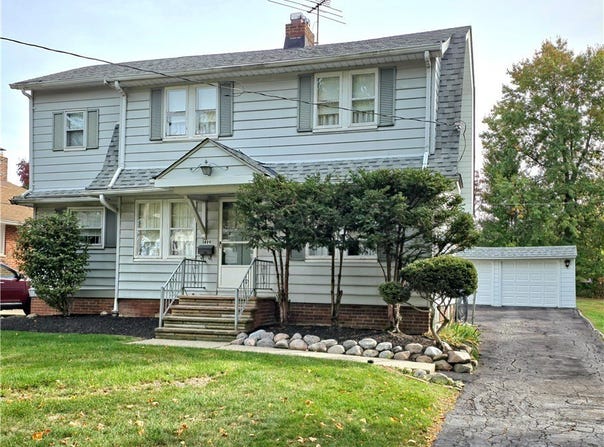 1499 Sunview Road, Lyndhurst, OH 44124