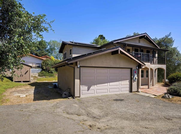 885 Eldorado Drive, Escondido, CA 92025