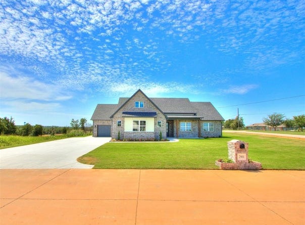 2901 Deer Run Trail, Guthrie, OK 73044