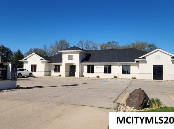 808 4th NE, HAMPTON, IA 50441