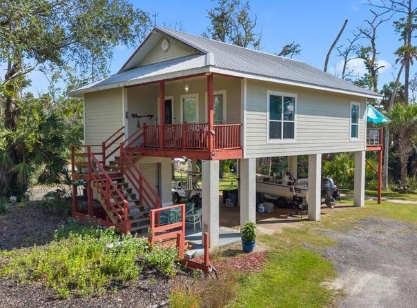 2 NE Fifth St, Steinhatchee, FL 32359
