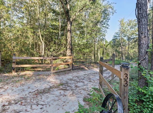 33 Range Line Road, Perkinston, MS 39573