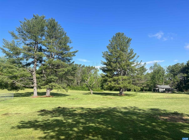 19 MATHEWS LN, LYNDHURST, VA 22952