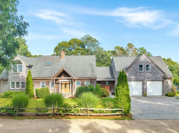 68 Front Street, Oak Bluffs, MA 02557