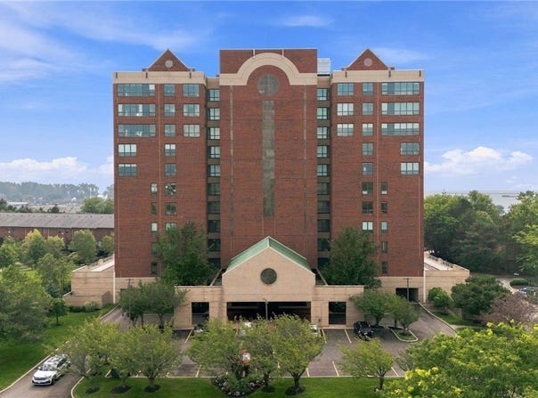 902 Admirals Walk, Buffalo, NY 14202