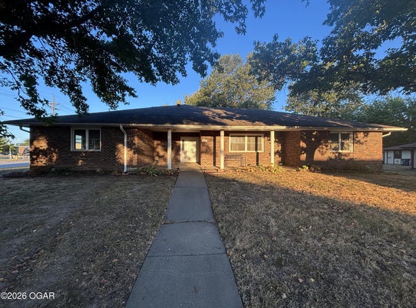 2147 Forest Drive, Carthage, MO 64836