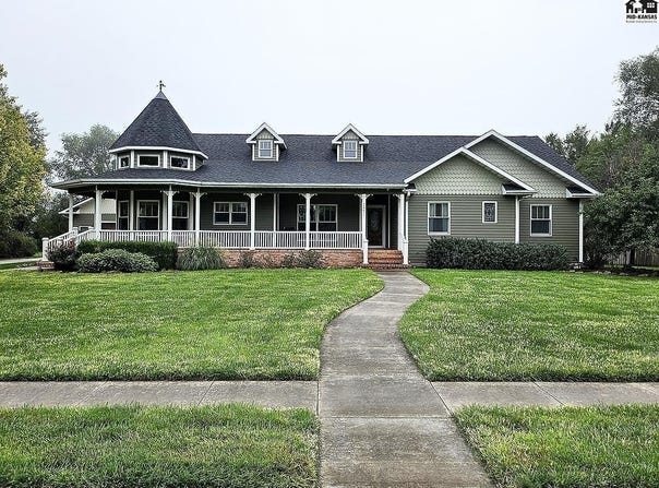 121 W Grove St, Canton, KS 67428