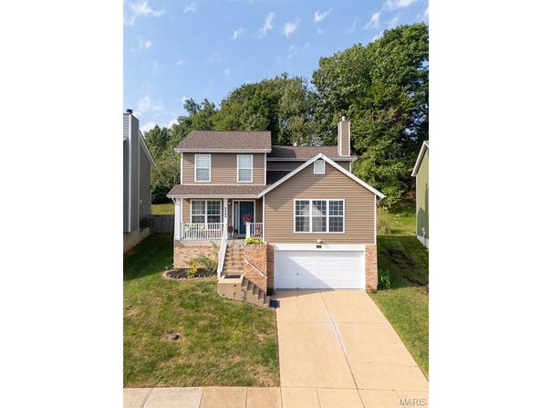 1523 Glenn Brooke Woods Circle, Ballwin, MO 63021