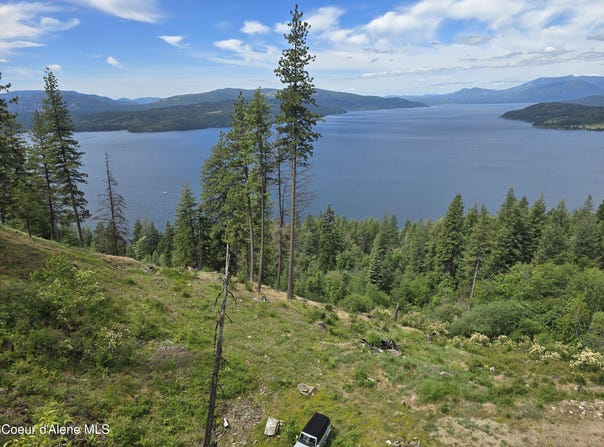 1935 Eagen Mountain Dr, Hope, ID 83836