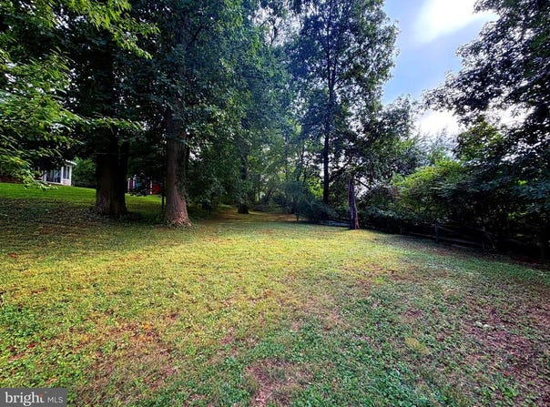 SMITH AVE, WESTMINSTER, MD 21157
