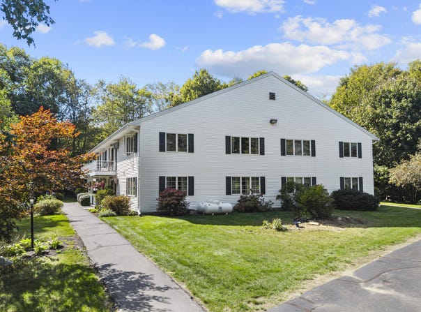 72 Smith Street, Augusta, ME 04330