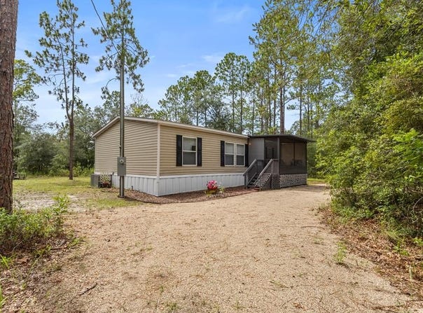 5829 NW 11th Ave, Bell, FL 32619