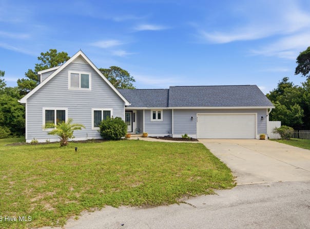 312 Pine Knoll Circle, Pine Knoll Shores, NC 28512