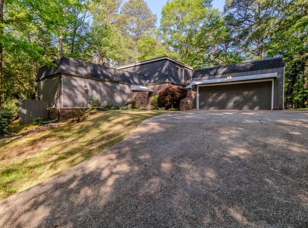 236 Davis Woods Drive, Columbus, MS 39705